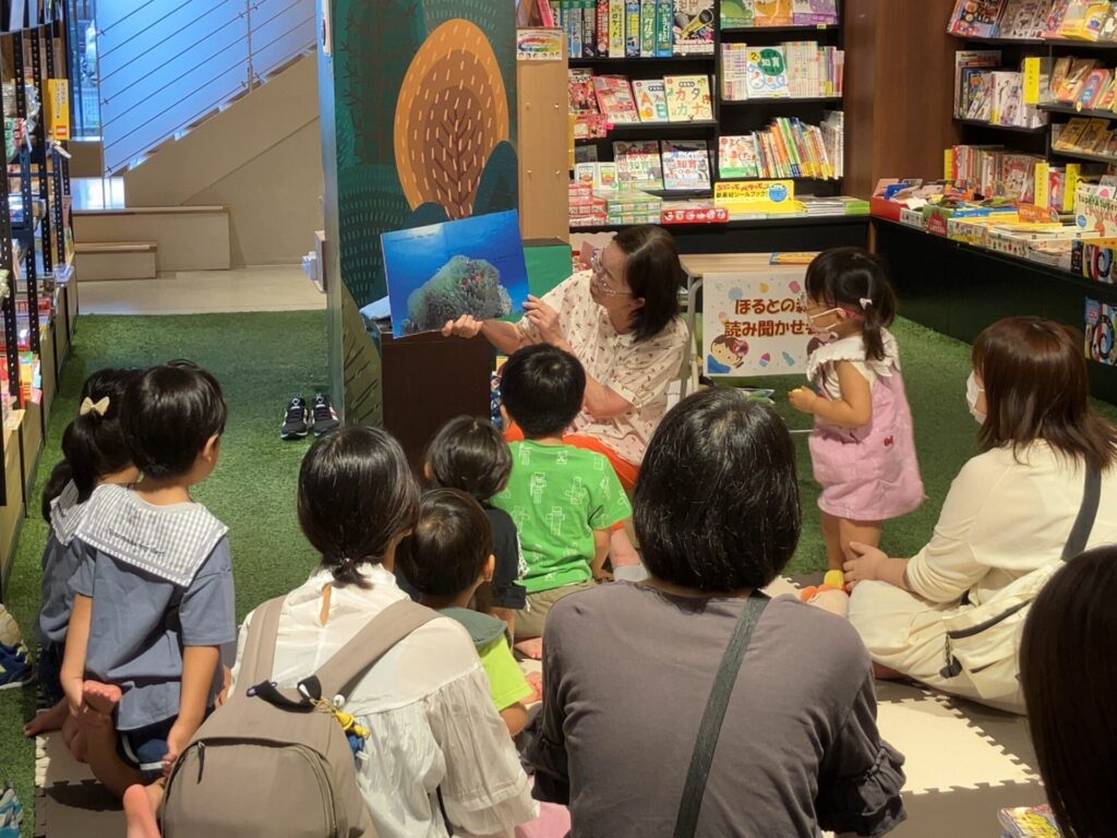 7/13(日)「なつやすみ読み聞かせ会」が開催されました。